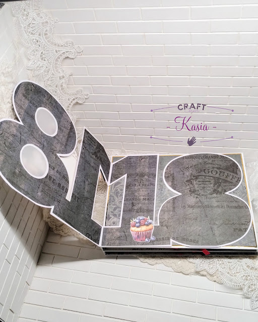 Baza kartki liczba 18  biała GoatBox 