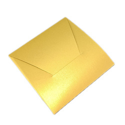 Kwadratowe etui na bon złote perłowe